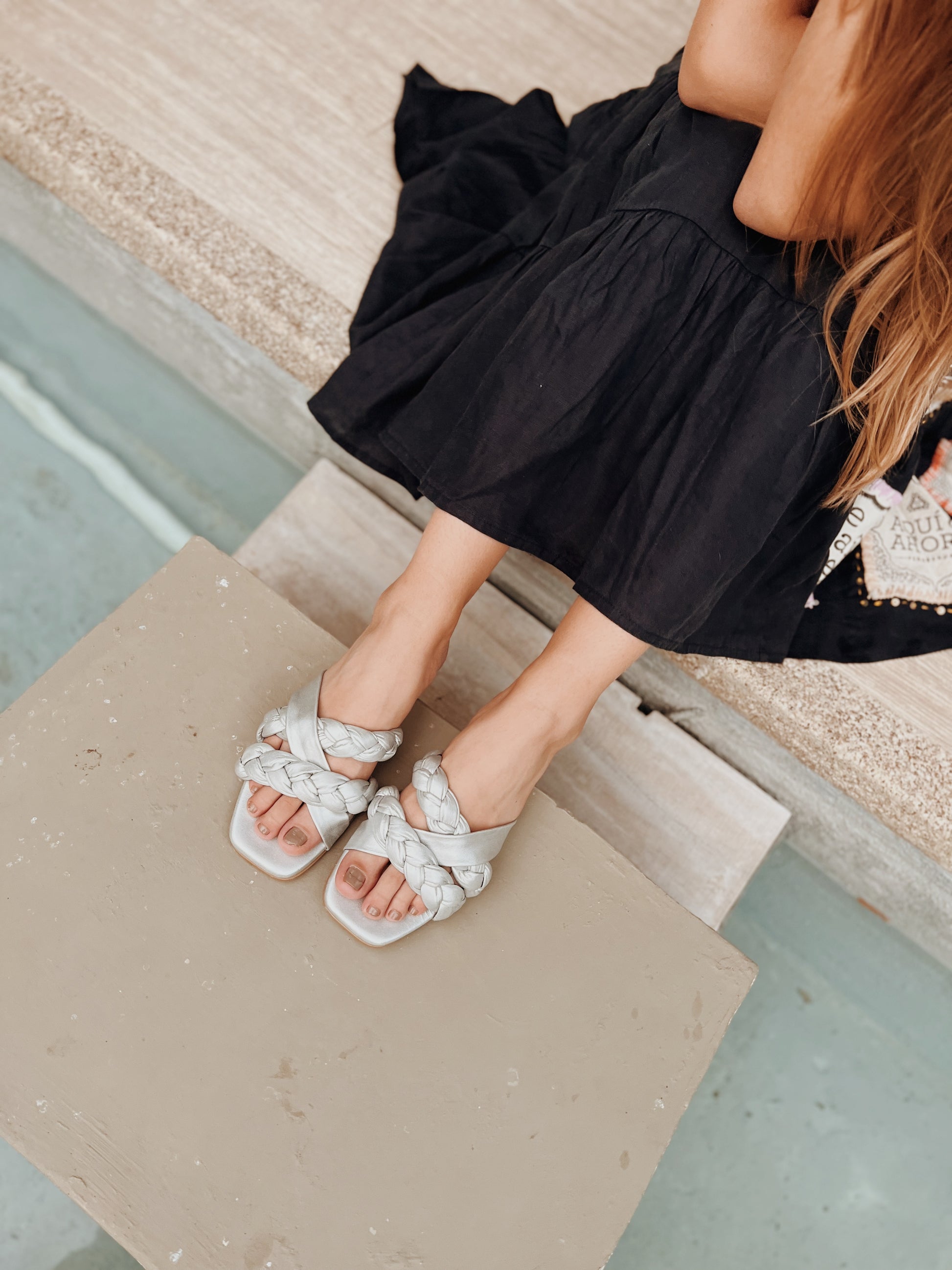 SILVER LEATHER SANDALS